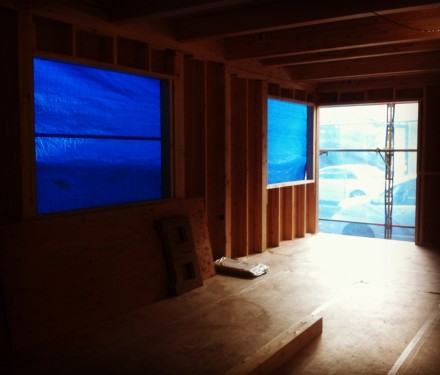 水槽のような窓